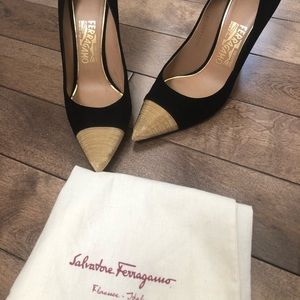 AUTHENTIC Salvatore Ferragamo LIKE NEW SIZE 9